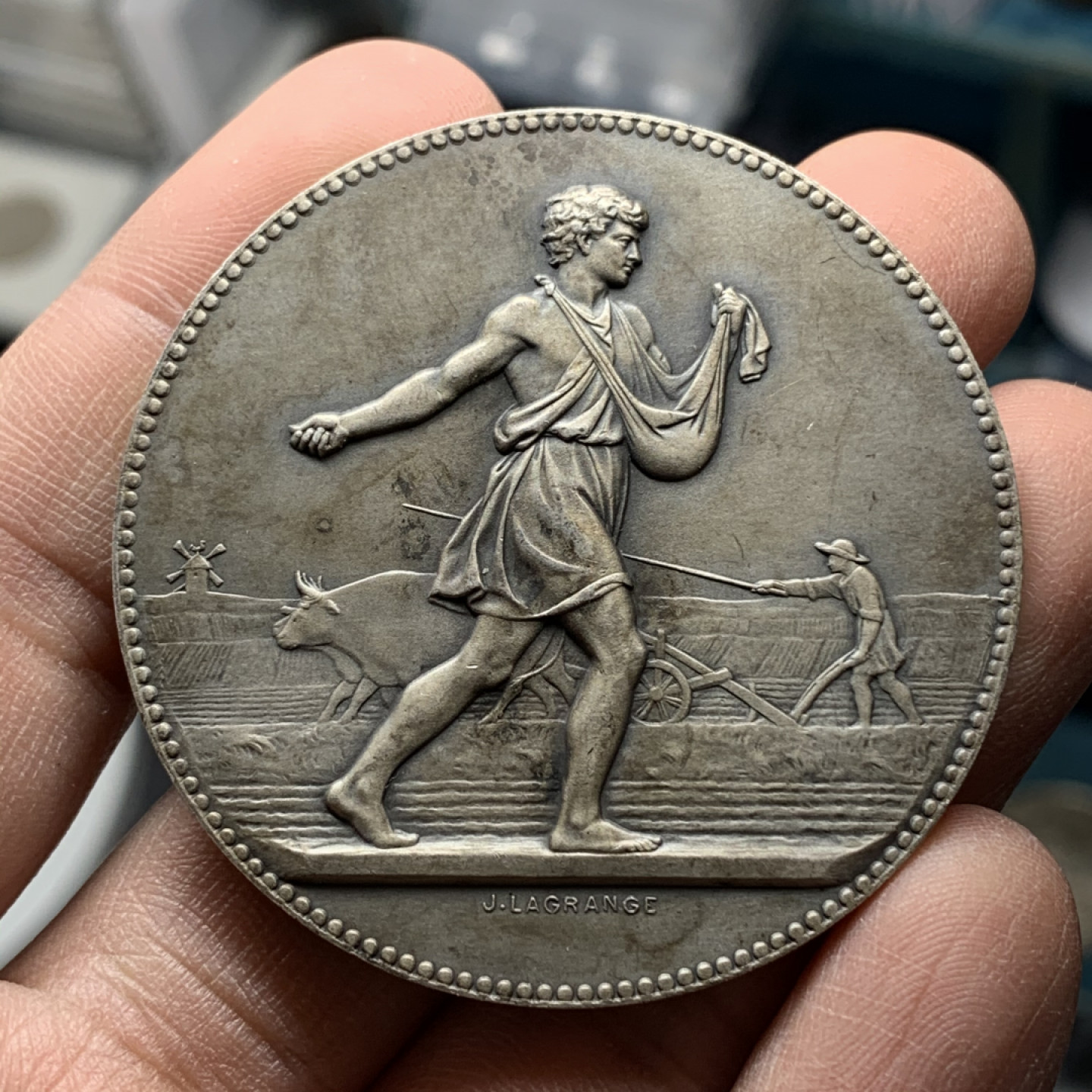 《竞宝斋》钱币微拍-第17场-本周日，周一2场连拍（全场顺丰包邮） 法国 农业播种者 镀银铜章 高浮雕设计 远近实物透视明显