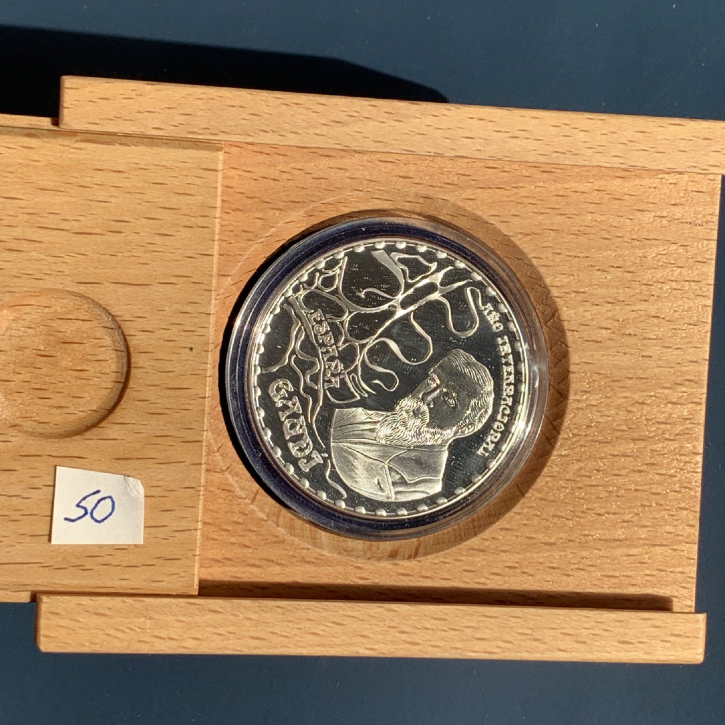 《竞宝斋》钱币微拍-第17场-本周日，周一2场连拍（全场顺丰包邮） 西班牙 2002年 高迪设计建筑系列 10欧元 精制大银币 27克 925银 原盒证书