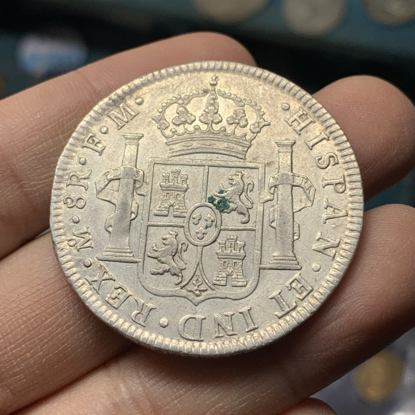 《竞宝斋》钱币微拍-第17场-本周日，周一2场连拍（全场顺丰包邮） 墨西哥 1798年 卡洛斯四世 8R 老双柱 带光无戳好品 这品相带盒子都过千了