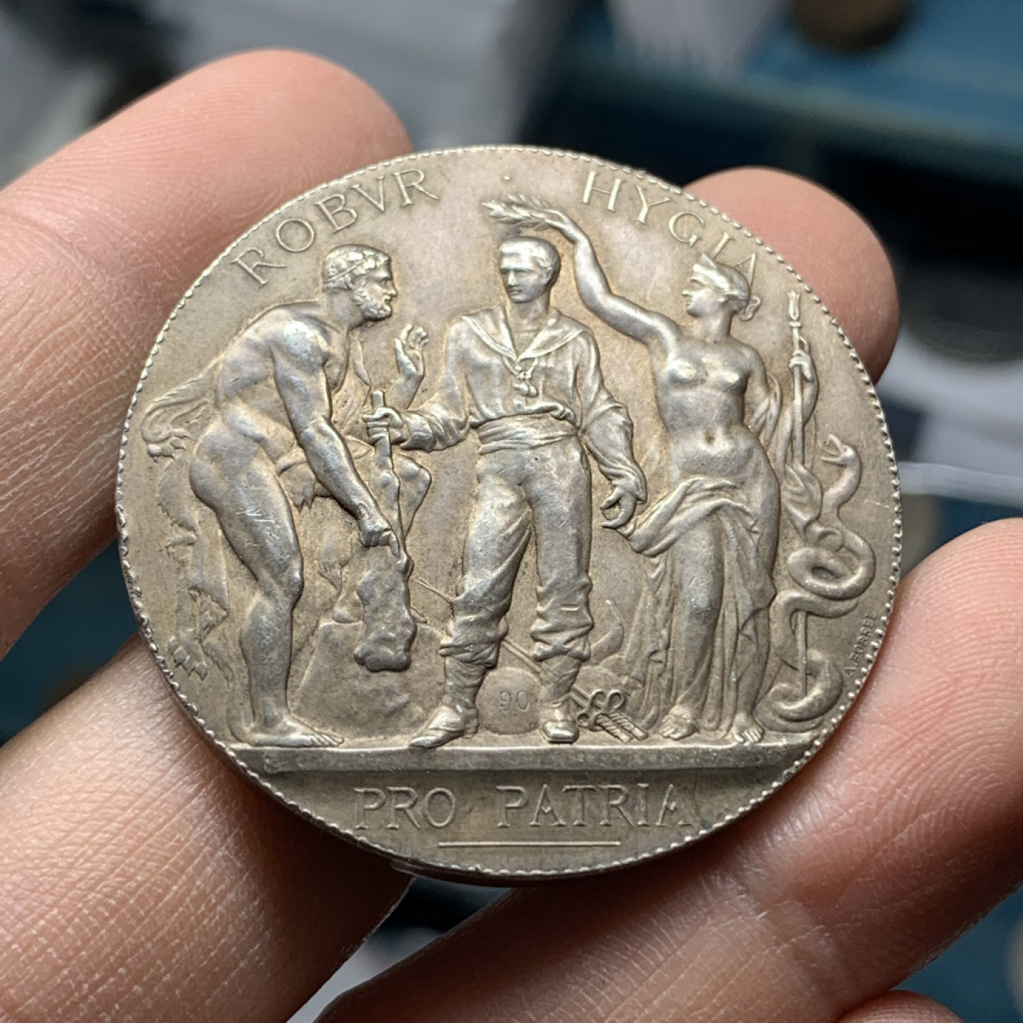 《竞宝斋》钱币微拍-第17场-本周日，周一2场连拍（全场顺丰包邮） 法国体操大赛银章 直径41.3mm，重量38.3克 有银边铭 带花体字，非常漂亮