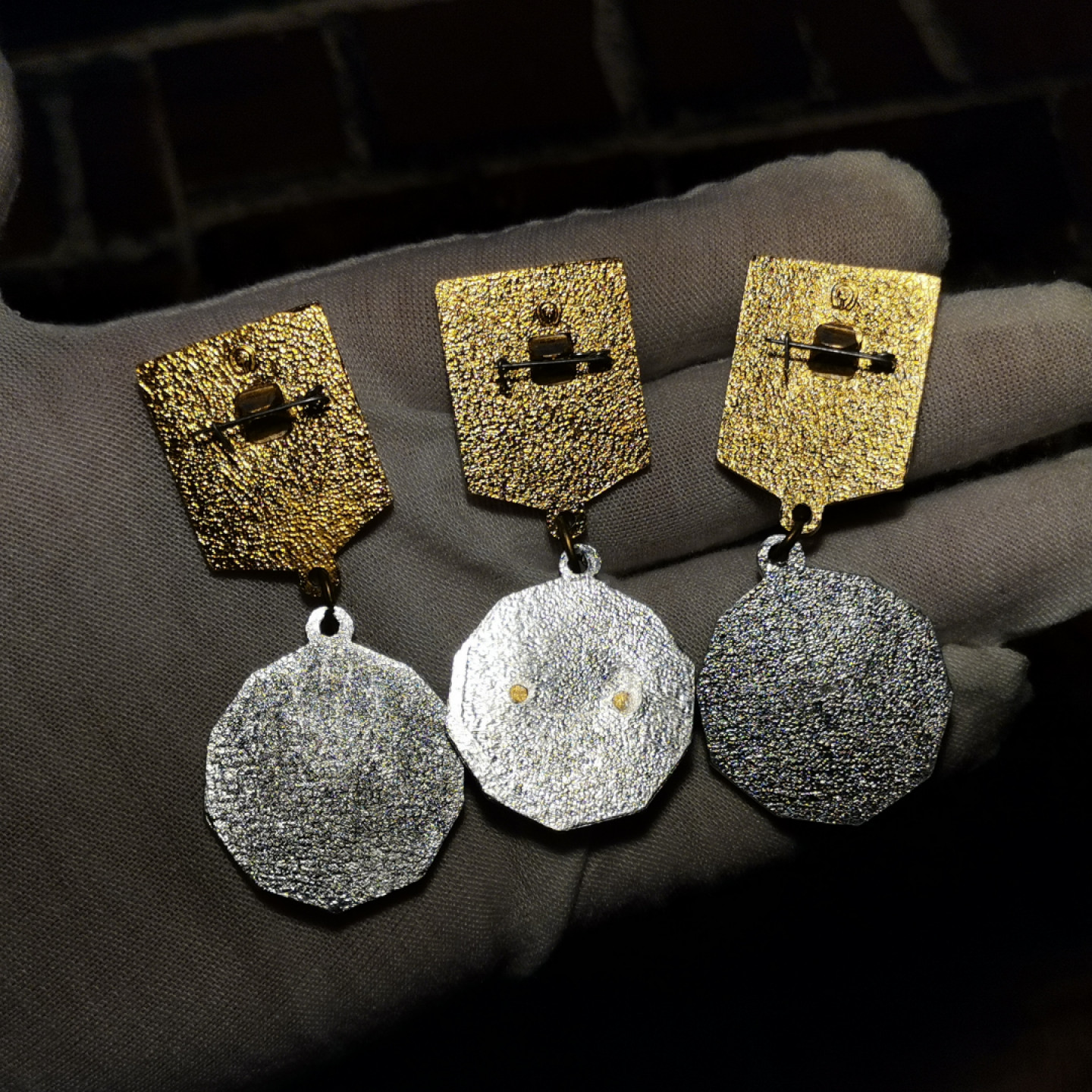 世界勋奖徽章拍卖第4期 苏联第九个五年计划共青团一等功奖章