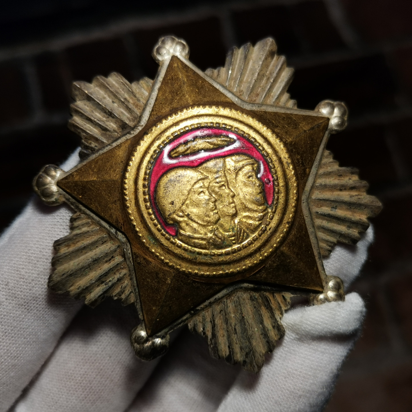 世界勋奖徽章拍卖第5期 朝鲜为军事服务勋章一套