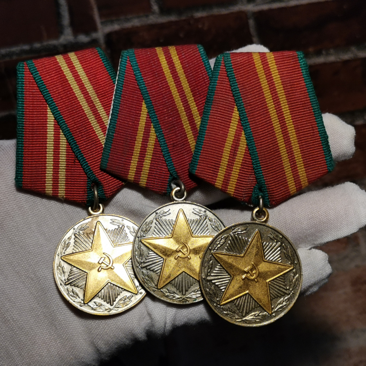 世界勋奖徽章拍卖第5期 前苏联圆满服役奖章一组合拍