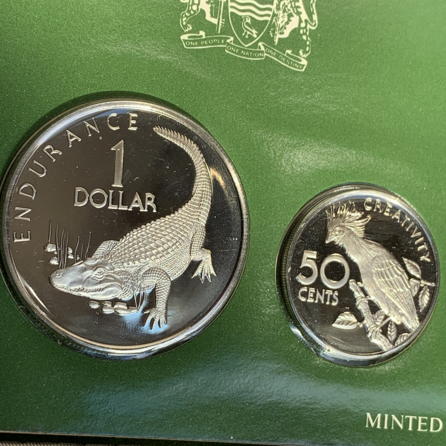 《竞宝斋》钱币微拍-第18场-本周日，周一2场连拍（全场顺丰包邮） 圭亚那 1976年 8枚装套币 两枚银币 银币80.53克  0.925银 37.3克和43.23克  盒证全，无破损