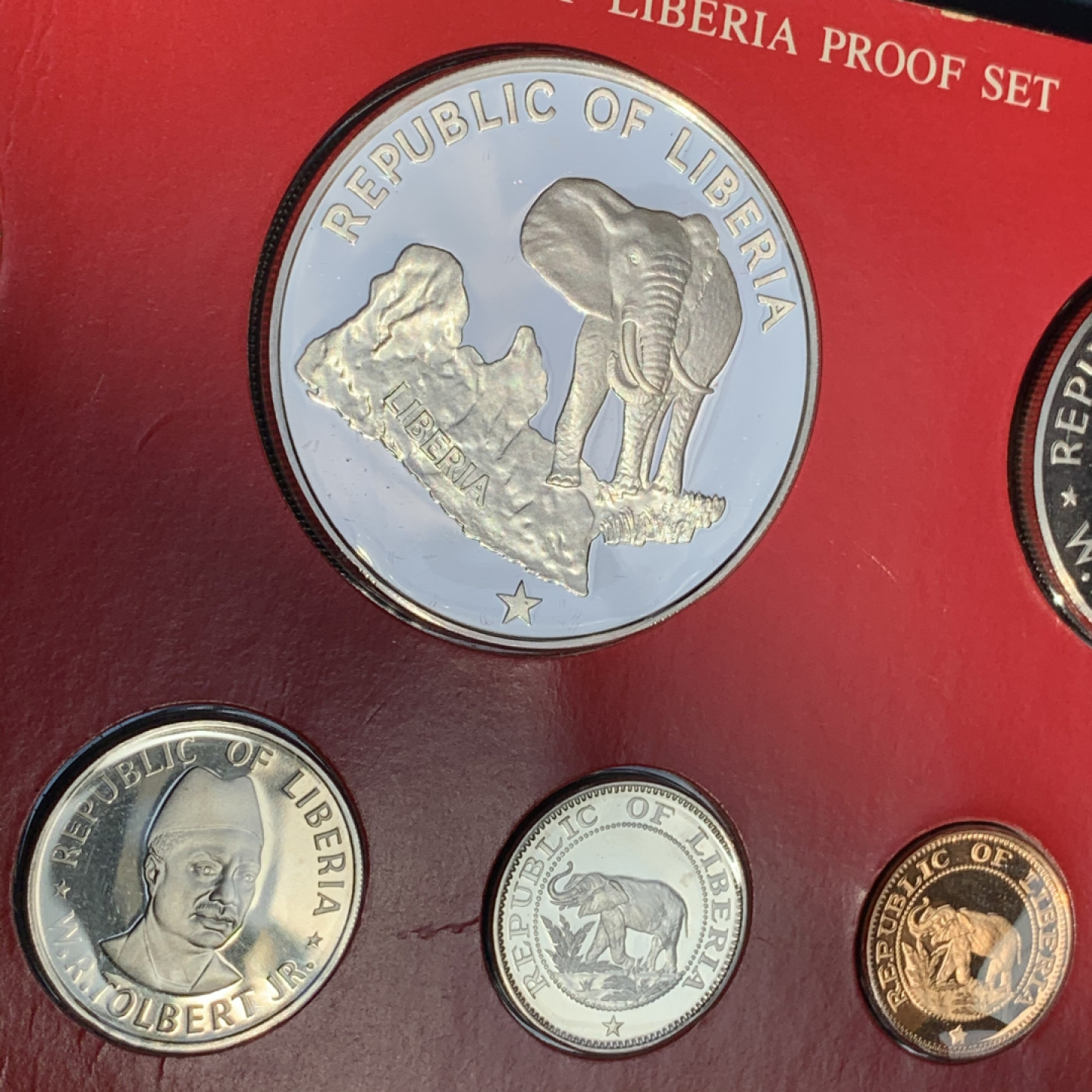 《竞宝斋》钱币微拍-第18场-本周日，周一2场连拍（全场顺丰包邮） 利比亚 1979年 8枚装 套币 一枚银币 34.10克 盒证全，无破损