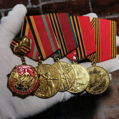世界勋奖徽章拍卖第5期 - 前苏联胜利纪念章一组合拍