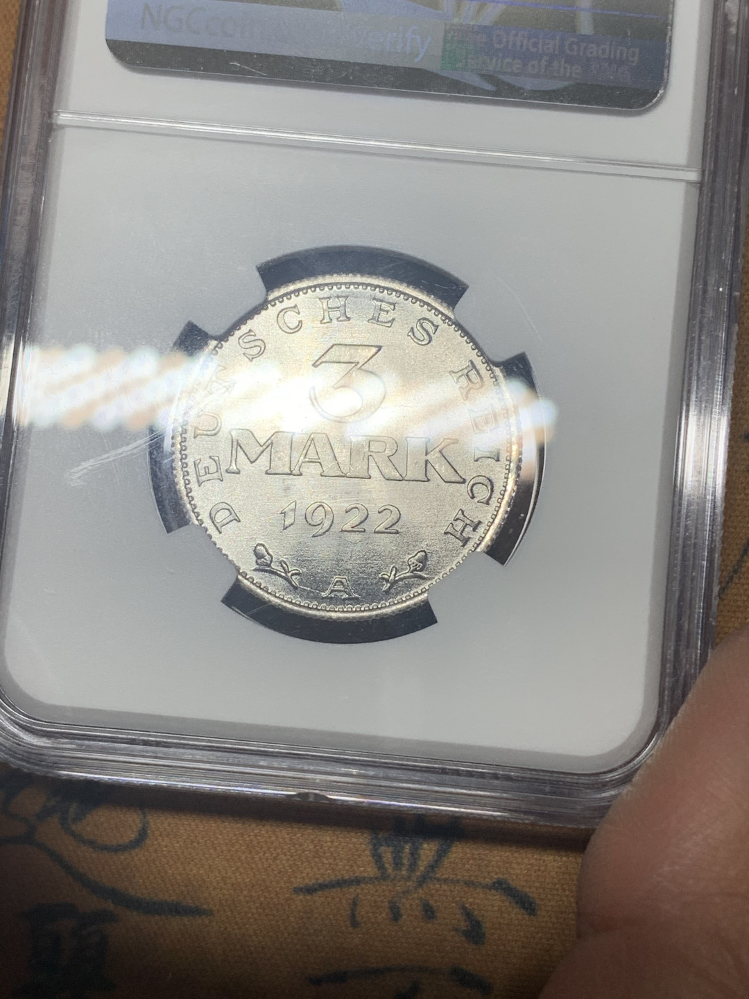 《竞宝斋》钱币微拍-第18场-本周日，周一2场连拍（全场顺丰包邮） NGC MS67 顶级分数 德国魏玛 1922 3马克 原卷拆出完美品相 
