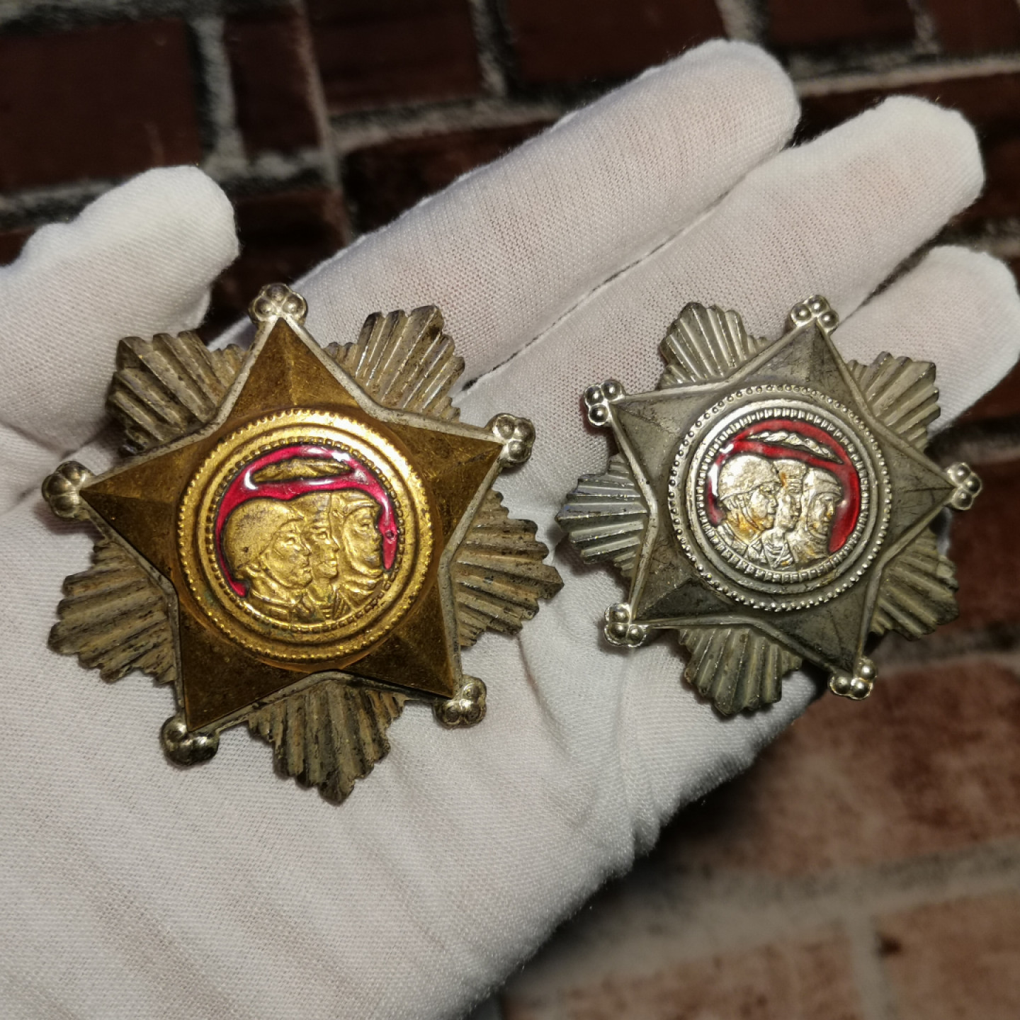 世界勋奖徽章拍卖第5期 朝鲜为军事服务勋章一套