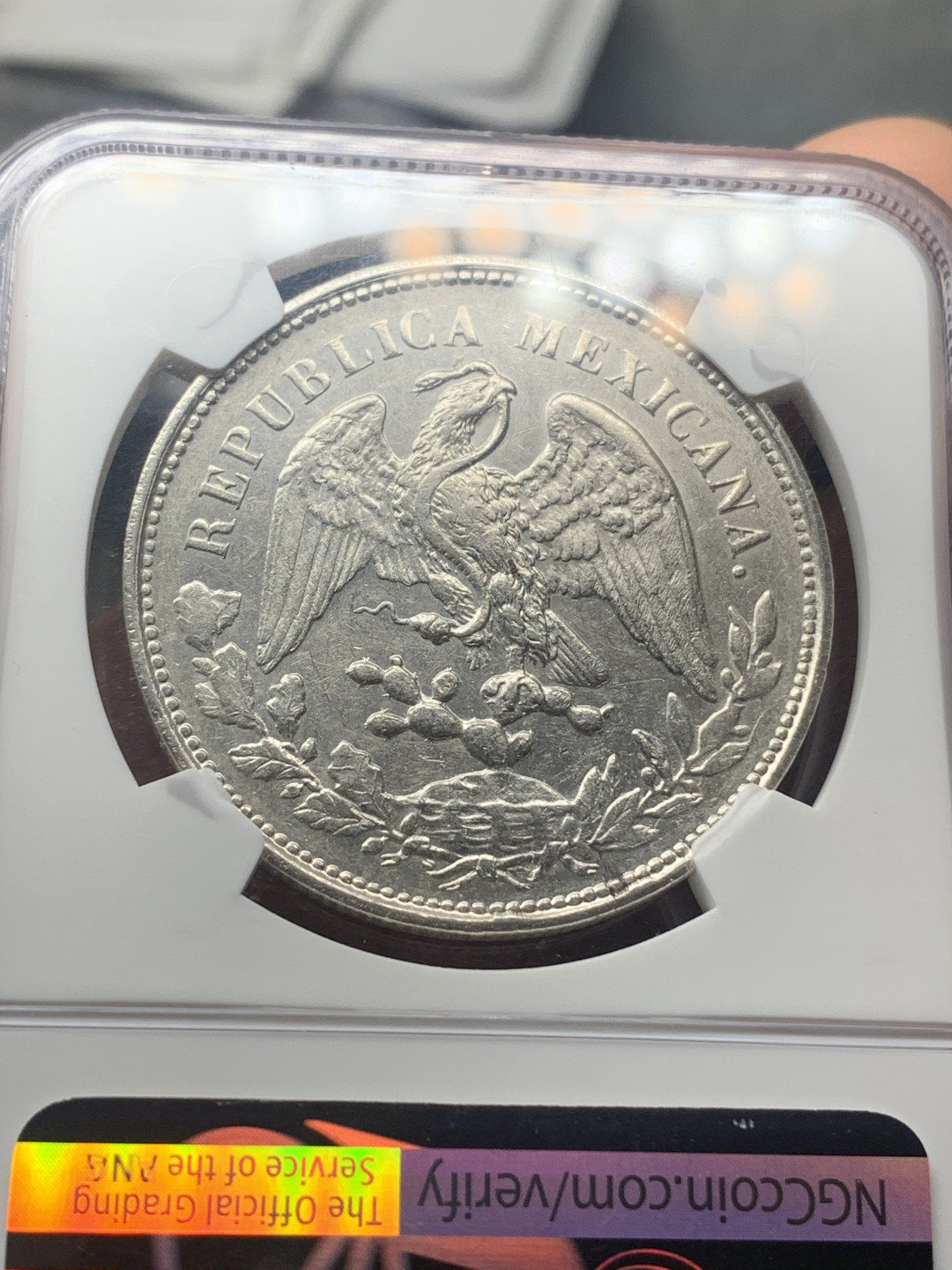《竞宝斋》钱币微拍-第18场-本周日，周一2场连拍（全场顺丰包邮） NGC AU53 墨西哥1902年直边鹰洋1比索银币 带底光 细节好