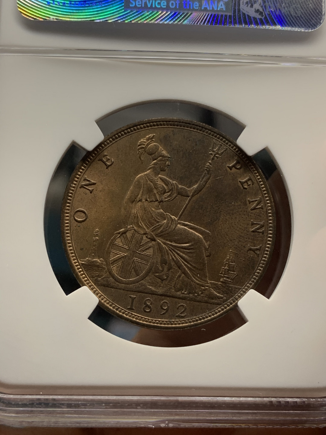 《竞宝斋》钱币微拍-第18场-本周日，周一2场连拍（全场顺丰包邮） NGC MS63RB 英国1892年1便士 NGC编号：3879451-016