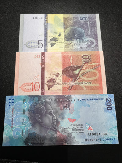 《外钞收藏家》第一百五十一期拍卖（ 周四混合场）（本期86件） - 2020年圣多美三枚 首冠 全新UNC