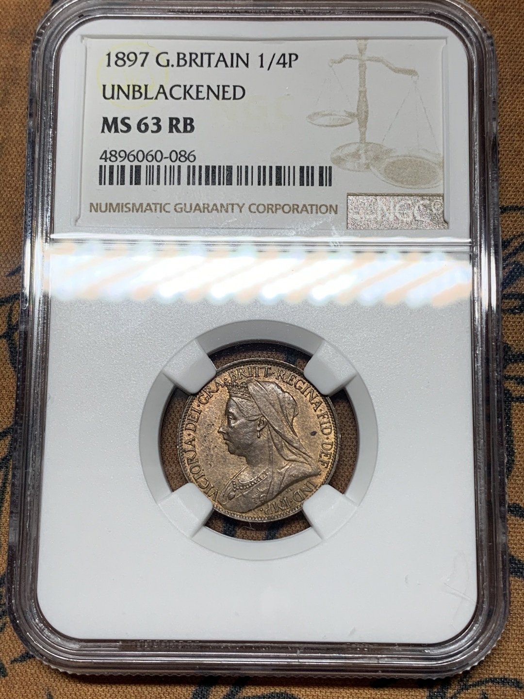 《竞宝斋》钱币微拍-第18场-本周日，周一2场连拍（全场顺丰包邮） NGC MS63RB 英国1897年1/4便士 UNBLACKENED NGC编号：4896060-086