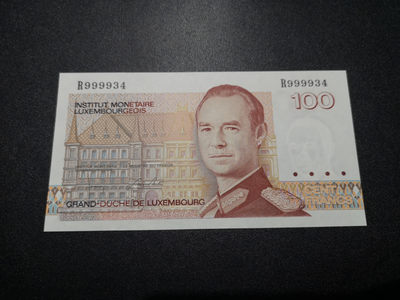 《外钞收藏家》第一百五十期拍卖（裸币专场）（需要高清图请私信联系我） - 卢森堡100法郎 9999头靓号 全新UNC