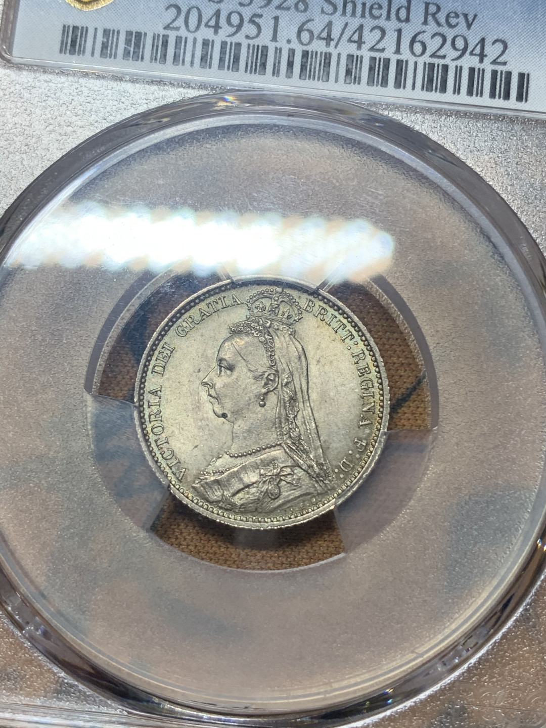 《竞宝斋》钱币微拍-第18场-本周日，周一2场连拍（全场顺丰包邮） PCGS MS64 英国1887年淡彩维多利亚高冠6便士银币五彩包浆 难得状态