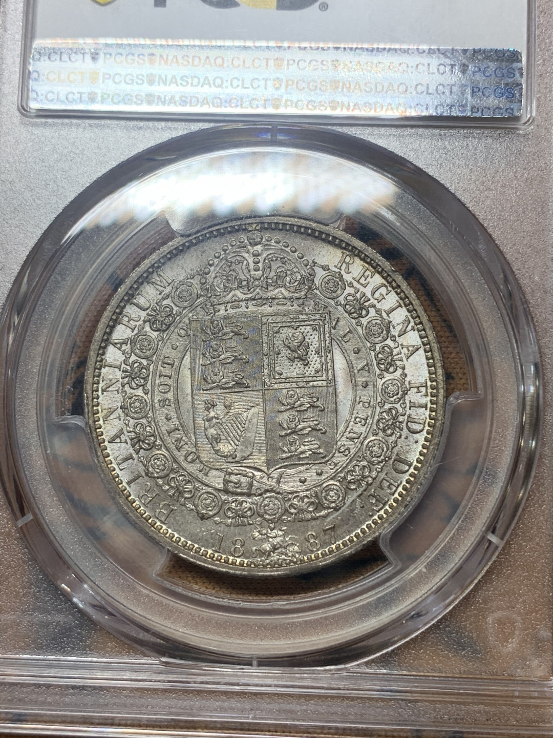 《竞宝斋》钱币微拍-第18场-本周日，周一2场连拍（全场顺丰包邮） PCGS MS63 英国1887年原光维多利亚高冠半克朗银币 有彩有光 难得品相