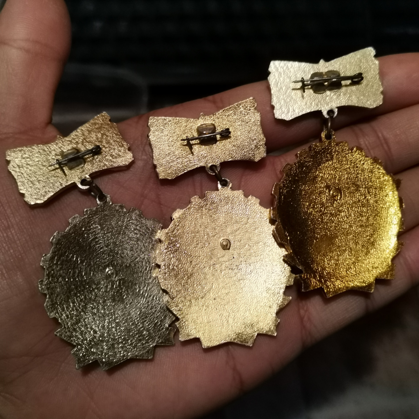 世界勋奖徽章拍卖第6期 前苏联劳动红旗手勋章一套