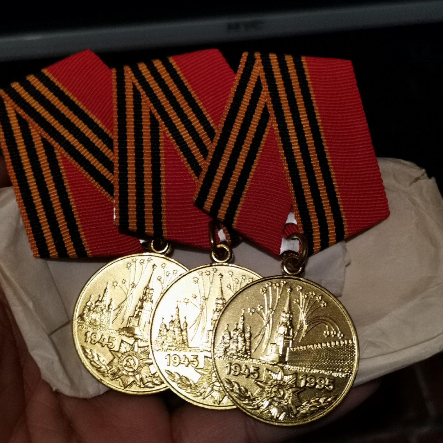 世界勋奖徽章拍卖第8期 俄罗斯二战胜利奖章一组合拍