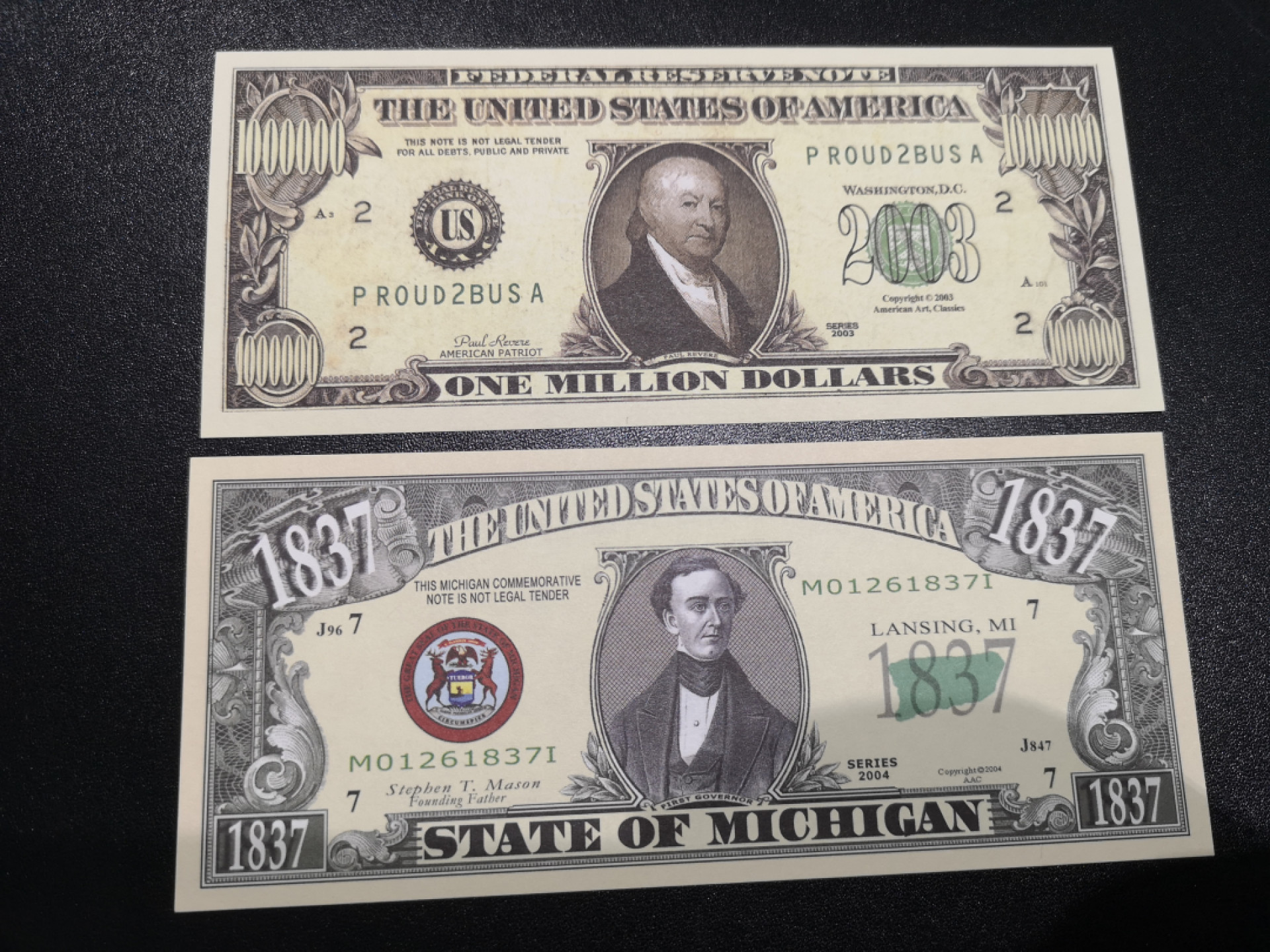 《外钞收藏家》第一百五十二期拍卖（本期98件） 两张仿美元 设计 纪念券 像打印的 全新