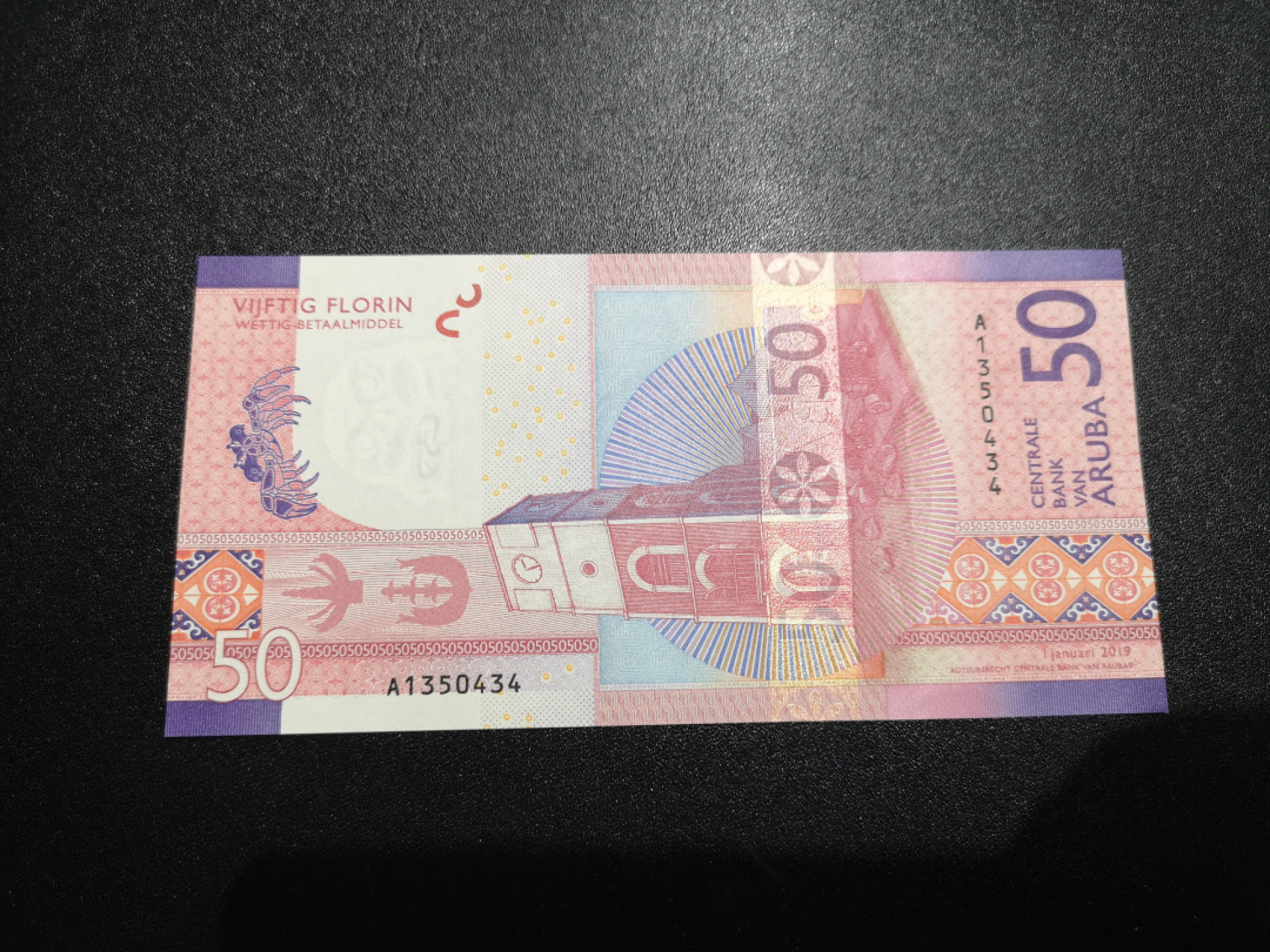 《外钞收藏家》第一百五十二期拍卖（本期98件） 2019年阿鲁巴50 A冠 全新UNC