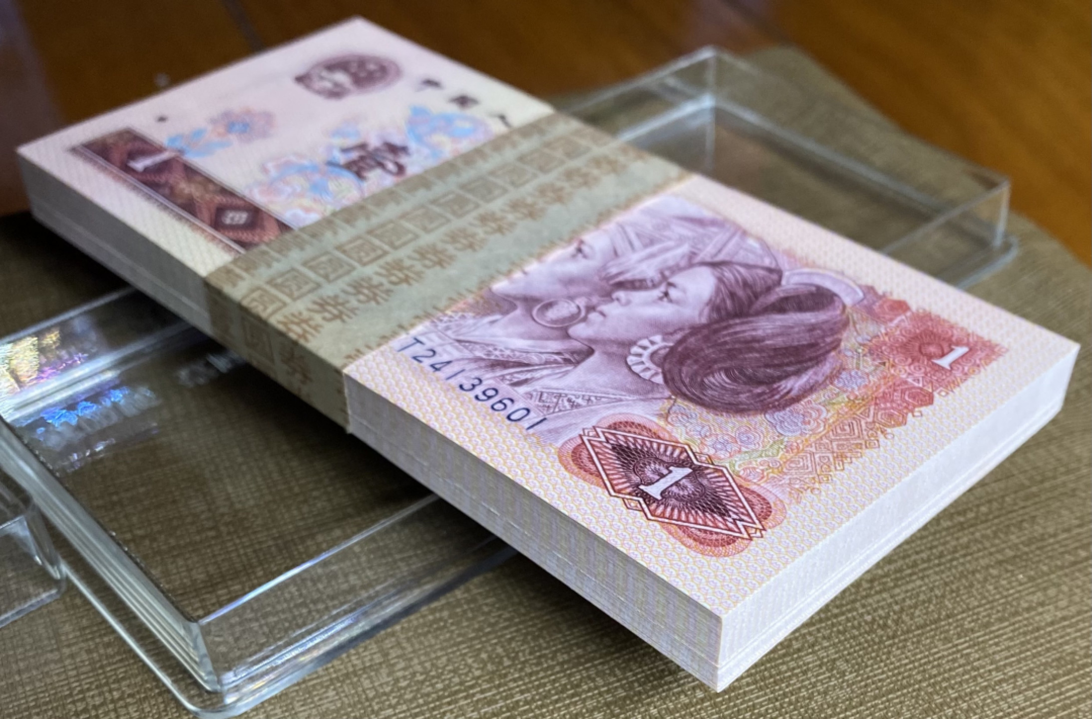 大黄蜂拍卖第33期 801金龙王JT24139601百连，绝品无斑