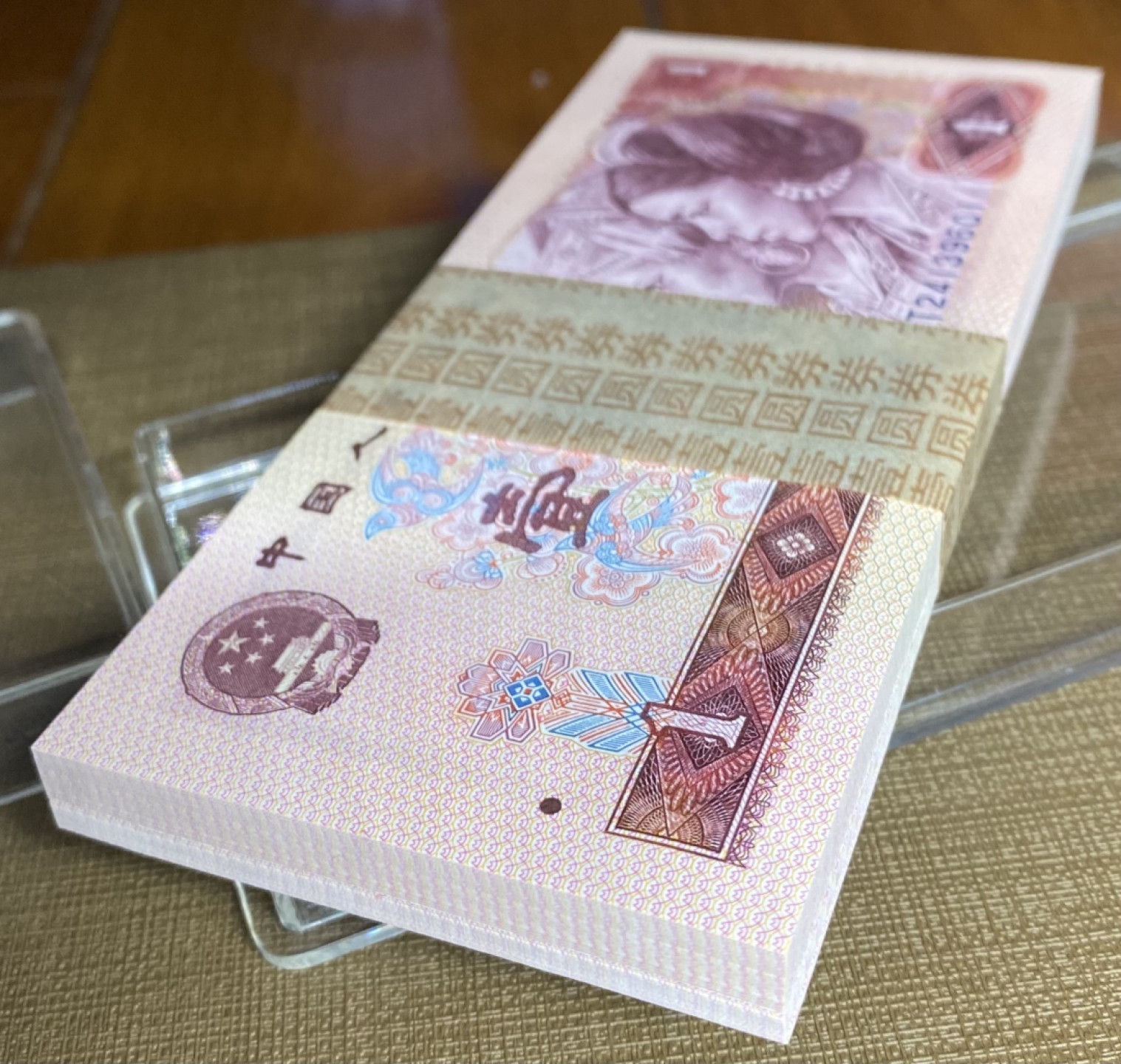 大黄蜂拍卖第33期 801金龙王JT24139601百连，绝品无斑