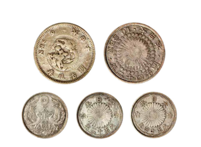 如见仁心·致远堂藏中国机制银币 日本明治八年、明治四十二年十钱银币各一枚，1923-1926年日本大正五十钱银币三枚，美品