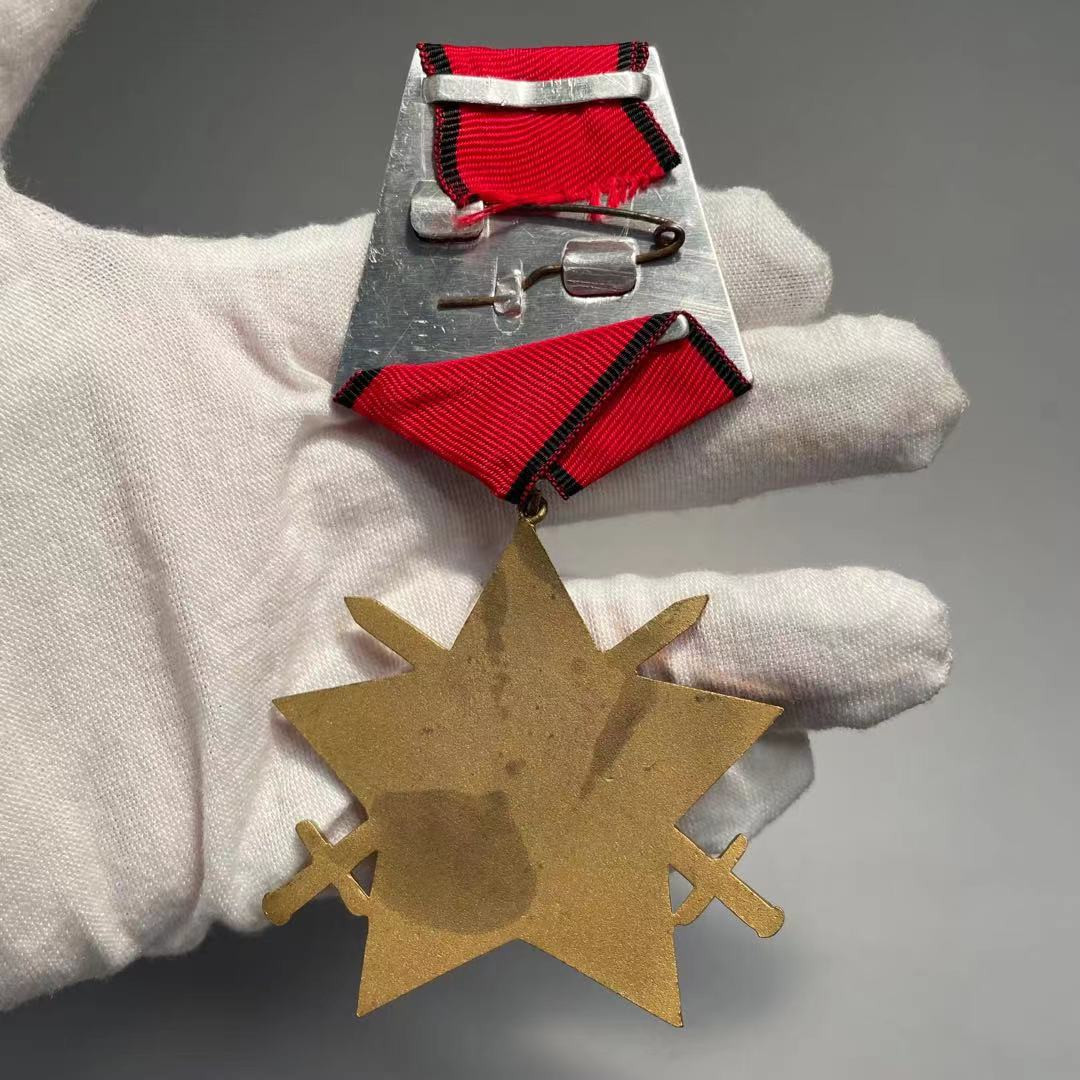 世界勋奖徽章拍卖第12期 保加利亚战斗红旗勋章套章