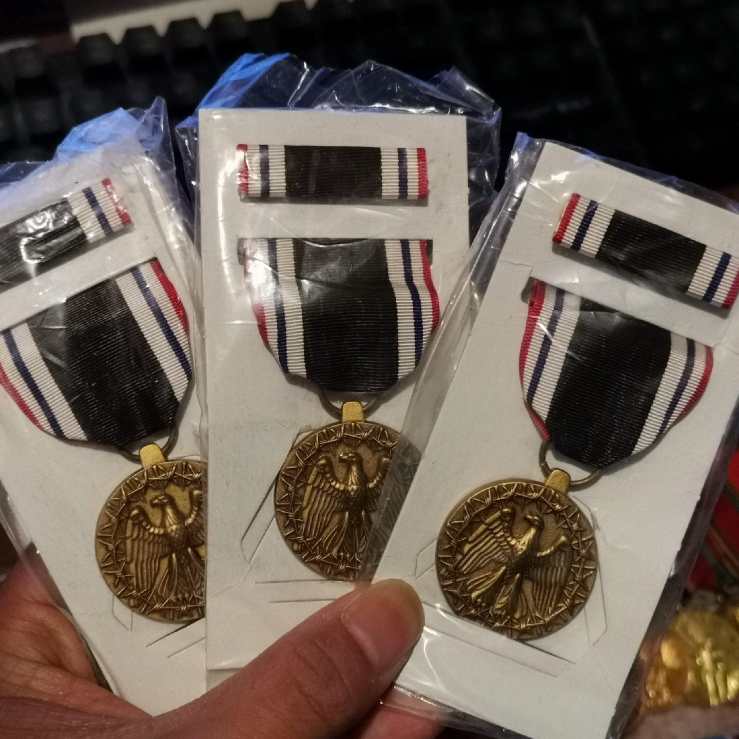 世界勋奖徽章拍卖第12期 美国战俘荣誉勋章一组