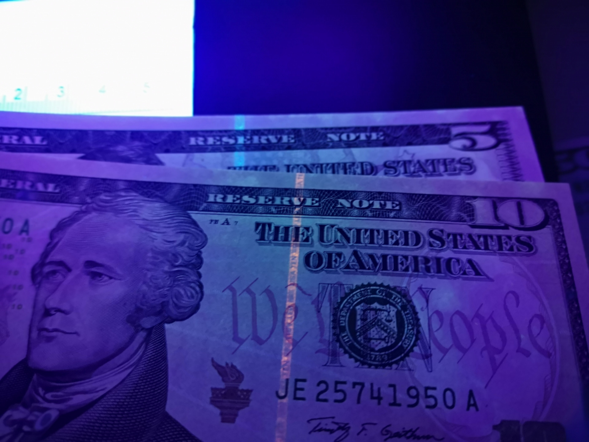 《外钞收藏家》第一百五十三期拍卖（本期94件） 2006-2013年美元50、10、5元各一枚 近全新 有潮癍