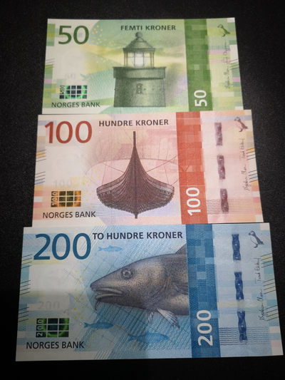 《外钞收藏家》第一百五十三期拍卖（本期94件） - 挪威最新版  3张小套 全新UNC 