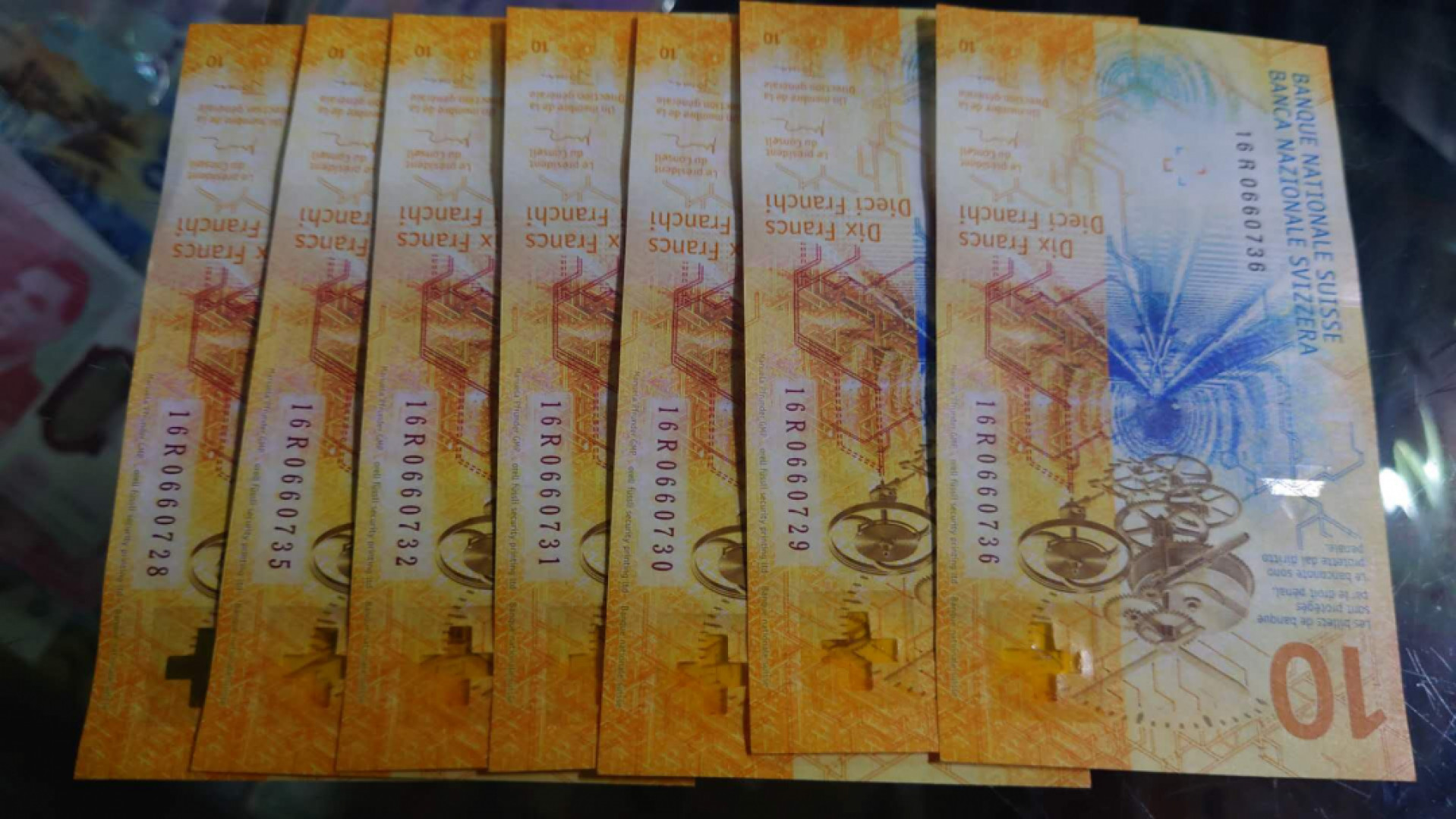 12.13晚【囧羊收藏】精选微拍第42期暨2021年第三十三期 各国钱币精选（纸币+硬币） 2016年瑞士10法郎 手版 全新UNC如图七张为一件 全程无4