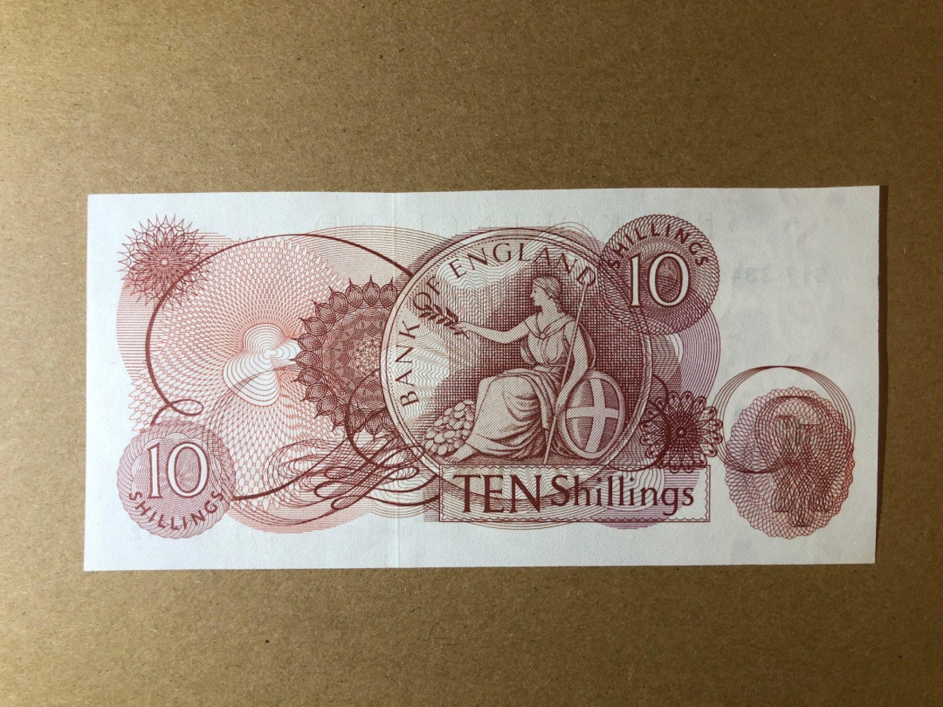 《张总收藏》44期—初版首发 英格兰10先令 UNC C序列