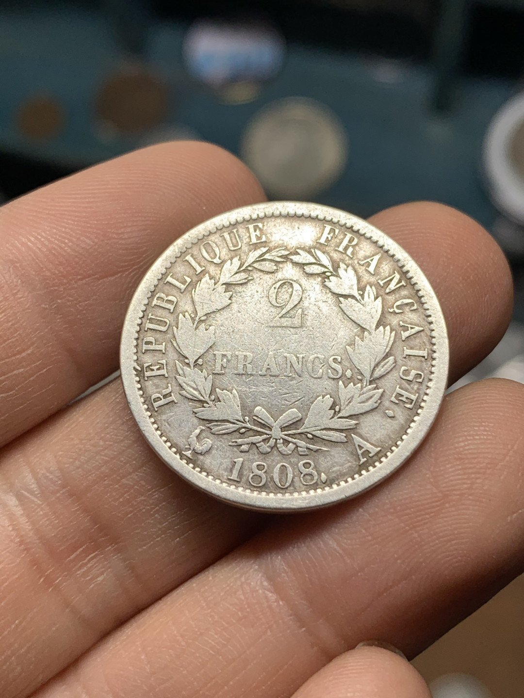 《竞宝斋》钱币微拍-第21场-本周日，周一2场连拍（全场顺丰包邮） 1808年 法国拿破仑一世2法郎银币，很少见的面值，背面国号仍为共和国