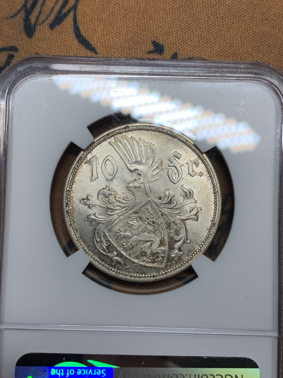 《竞宝斋》钱币微拍-第21场-本周日，周一2场连拍（全场顺丰包邮） NGC-MS65 卢森堡 1929年 夏洛特 10法郎 银币 顶级品相 可以收藏