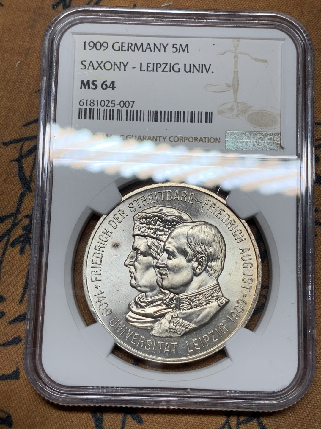 《竞宝斋》钱币微拍-第21场-本周日，周一2场连拍（全场顺丰包邮） NGC-MS64 德国 萨克森 1909年莱比锡大学 5马克 大银币 爆光好品