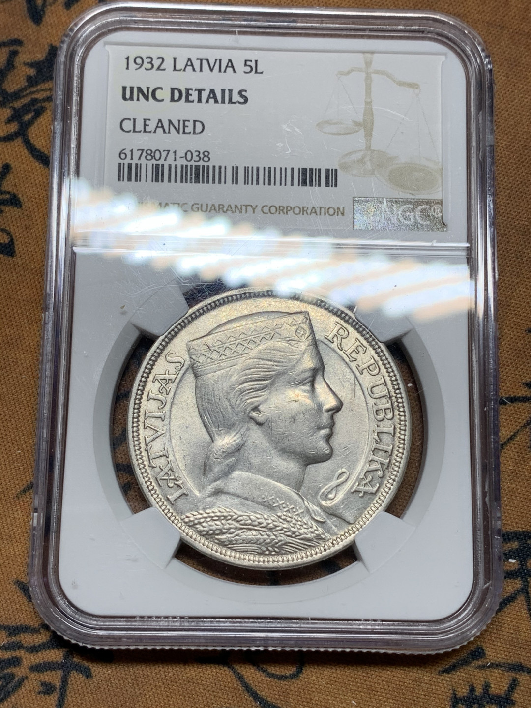 《竞宝斋》钱币微拍-第21场-本周日，周一2场连拍（全场顺丰包邮） NGC-UNC 拉脱维亚 1932年 5L 大银币 原光好品 