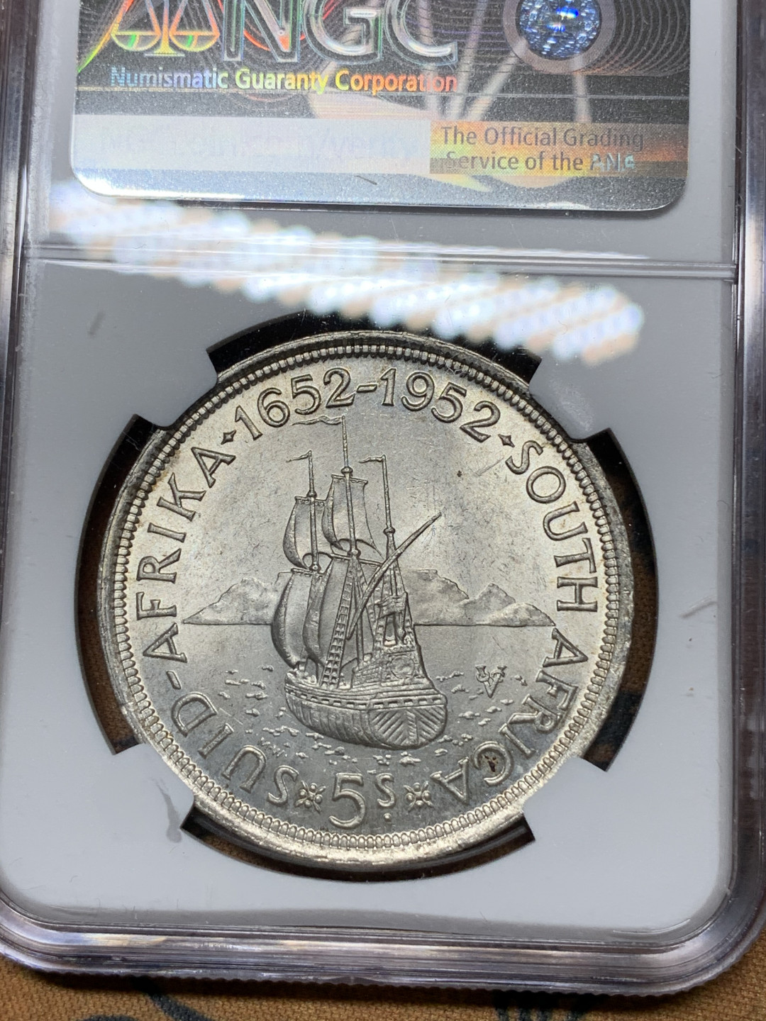《竞宝斋》钱币微拍-第21场-本周日，周一2场连拍（全场顺丰包邮） NGC-MS62 南非 1952年 乔六头像 开普敦建城纪念 5先令 大银币 好品粉光 一流状态
