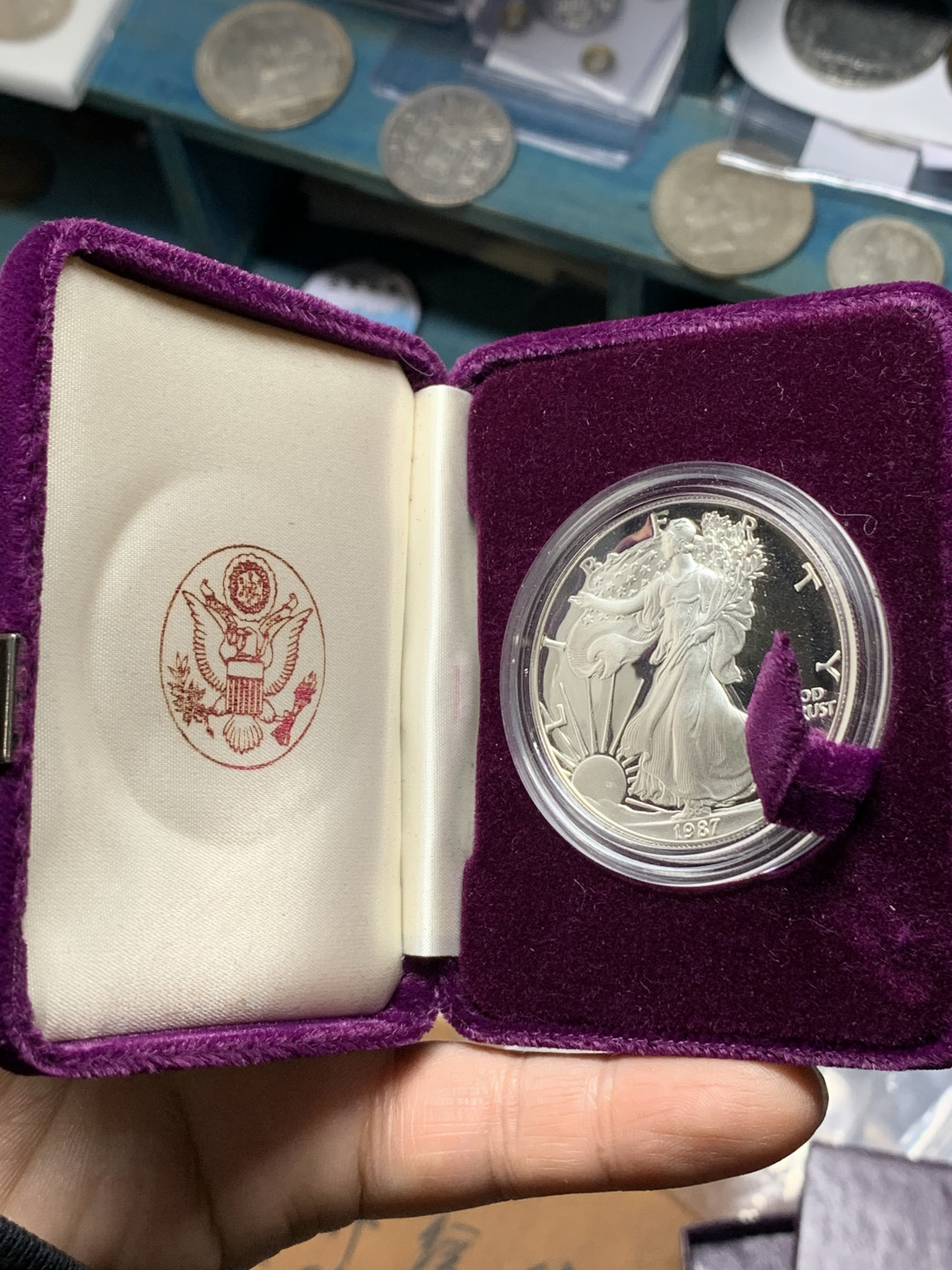 《竞宝斋》钱币微拍-第21场-本周日，周一2场连拍（全场顺丰包邮） 美国 1987年 1美元 行走女神精制银币 原盒证书