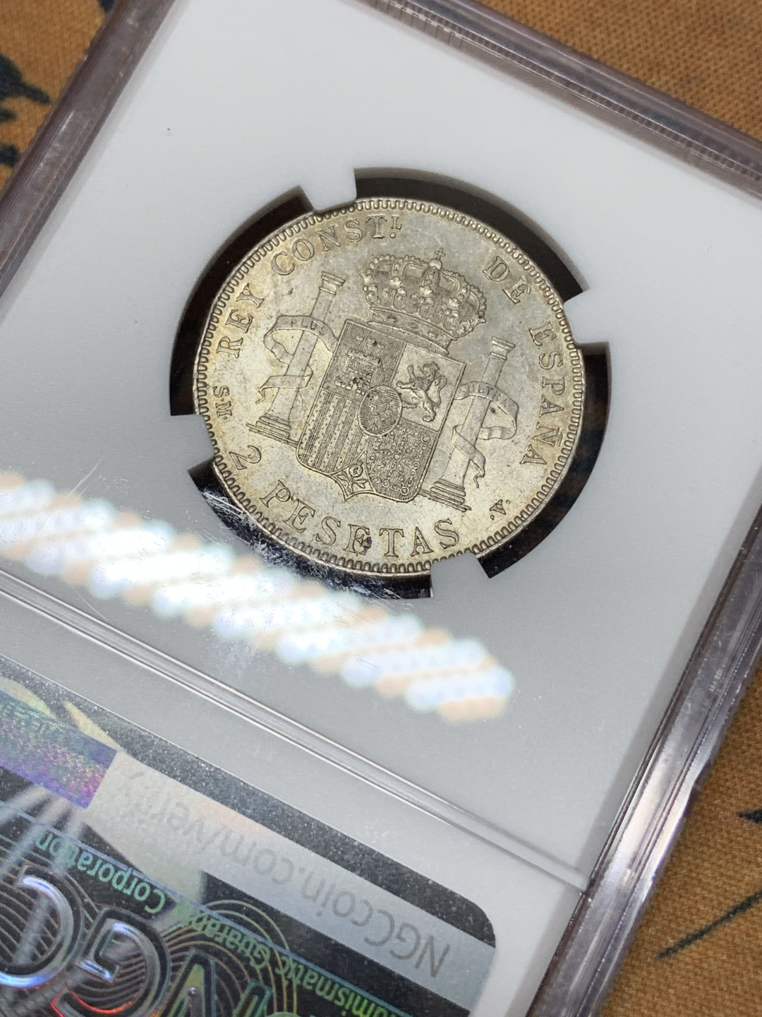 《竞宝斋》钱币微拍-第21场-本周日，周一2场连拍（全场顺丰包邮） NGC-MS63西班牙 1905年 阿方索十三世军装 2比塞塔 银币 原光好品