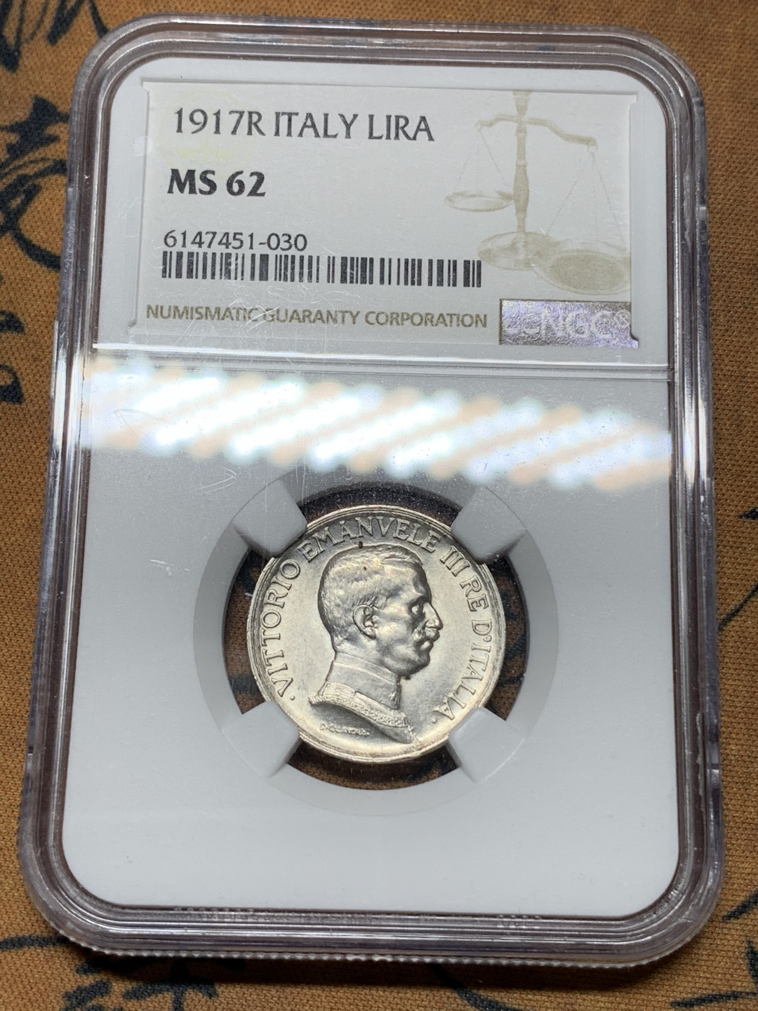 《竞宝斋》钱币微拍-第21场-本周日，周一2场连拍（全场顺丰包邮） NGC MS62意大利1917年1里拉马车