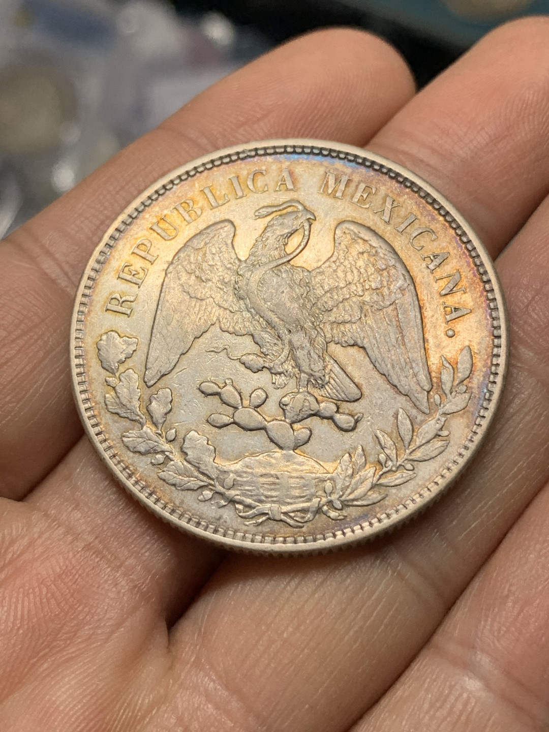 《竞宝斋》钱币微拍-第21场-本周日，周一2场连拍（全场顺丰包邮） 墨西哥鹰洋1898年1比索带彩包浆原铸版