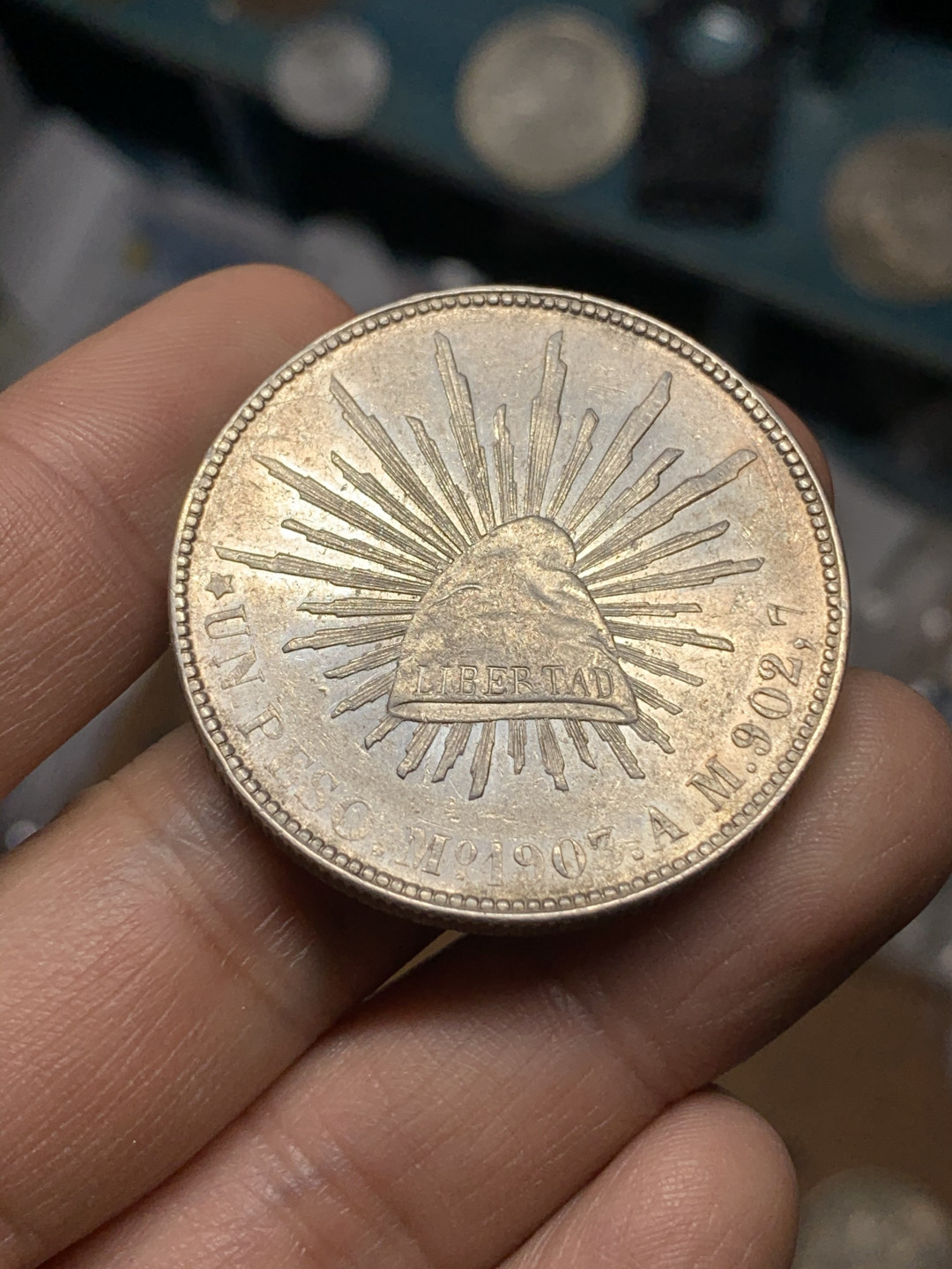 《竞宝斋》钱币微拍-第21场-本周日，周一2场连拍（全场顺丰包邮） 墨西哥鹰洋1903年1比索细节清晰近乎全羽