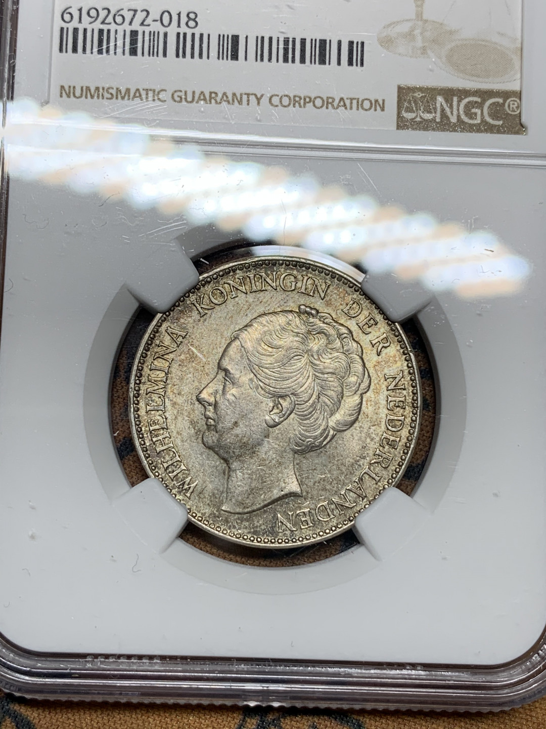 《竞宝斋》钱币微拍-第21场-本周日，周一2场连拍（全场顺丰包邮） NGC-MS63 荷兰 1940年 威廉米娜女王 1盾 银币 原光好品 小个的比大个难得