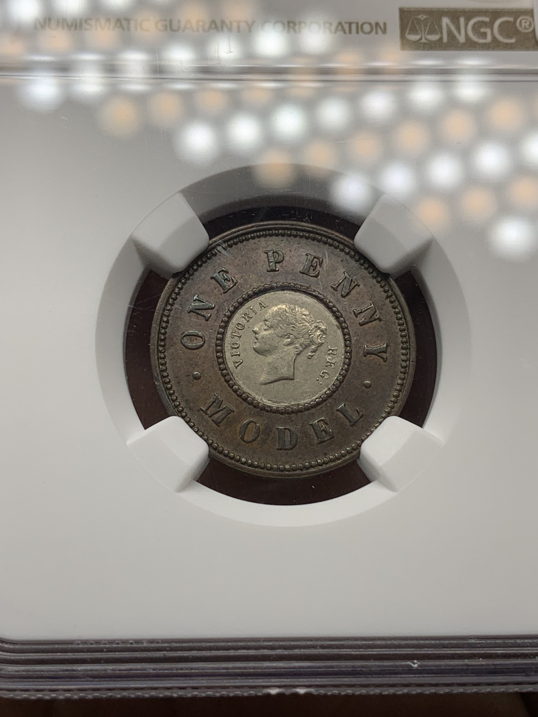 《竞宝斋》钱币微拍-第21场-本周日，周一2场连拍（全场顺丰包邮） NGC MS63 英国1844年  双色 1便士 样币 高分难得