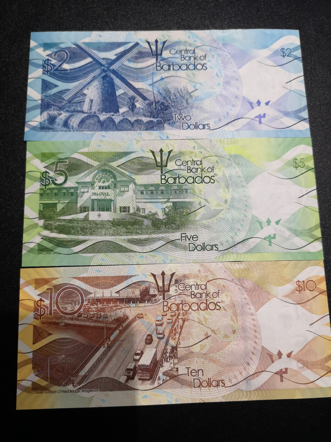 《外钞收藏家》第一百五十五期拍卖 双连拍第二场（本期59件）） 巴巴多斯2、5、10三张 全新UNC
