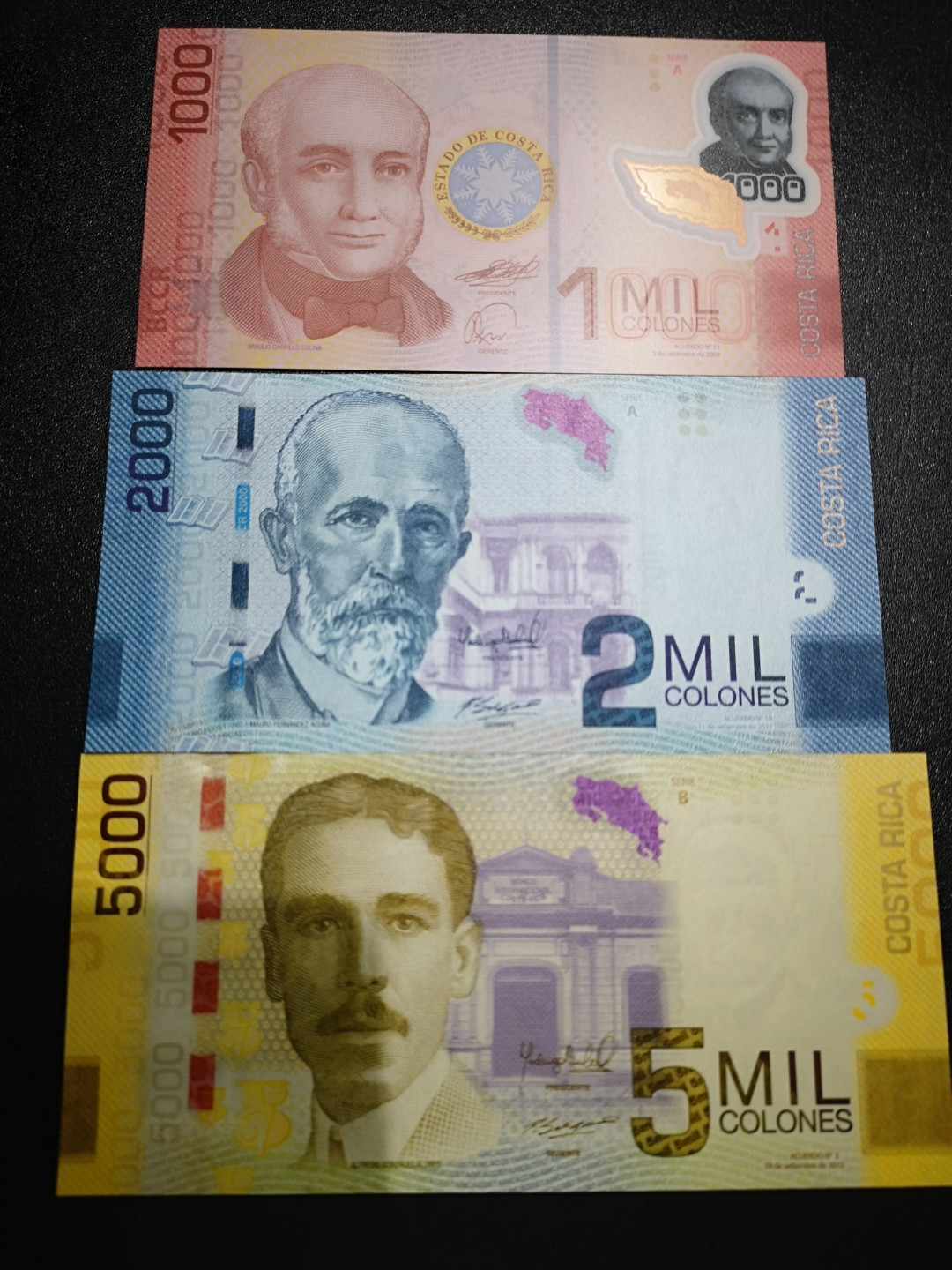 《外钞收藏家》第一百五十五期拍卖 双连拍第二场（本期59件）） 哥斯达黎加3张小套 全新UNC