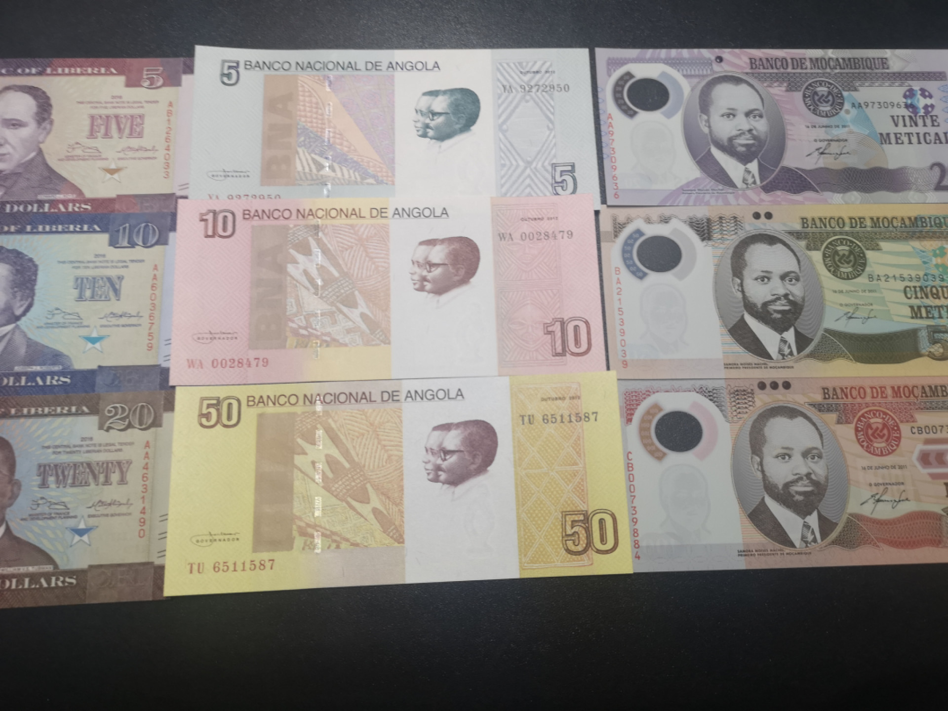 《外钞收藏家》第一百五十五期拍卖 双连拍第二场（本期59件）） 布隆迪、利比里亚、安哥拉、莫桑比克、津巴布韦 每国三张小套 全新UNC