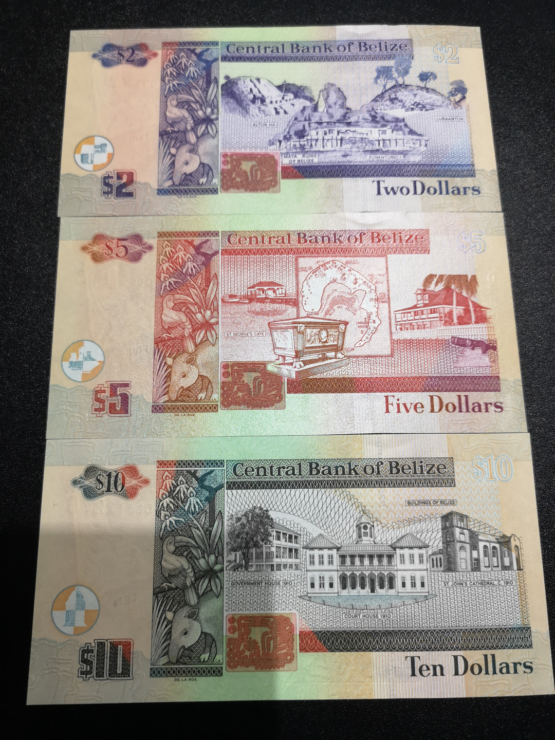 《外钞收藏家》第一百五十五期拍卖 双连拍第二场（本期59件）） 伯利兹小套女王3张 全新UNC