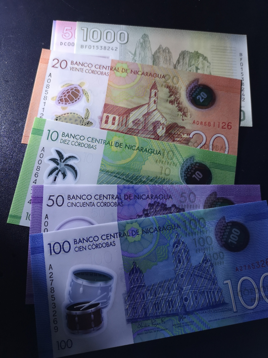 《外钞收藏家》第一百五十五期拍卖 双连拍第二场（本期59件）） 智利和尼加拉瓜 共7张 全新UNC