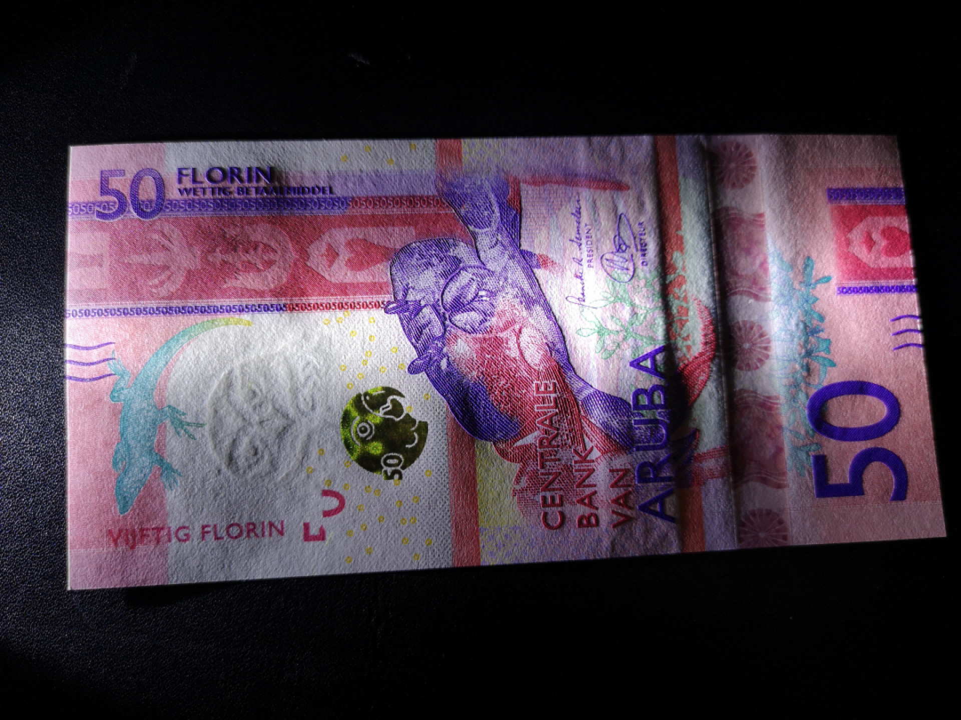 《外钞收藏家》第一百五十五期拍卖 双连拍第二场（本期59件）） 阿鲁巴50  全新UNC A冠无47